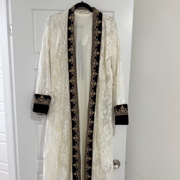 Lace Kaftan - Picture 1 of 5